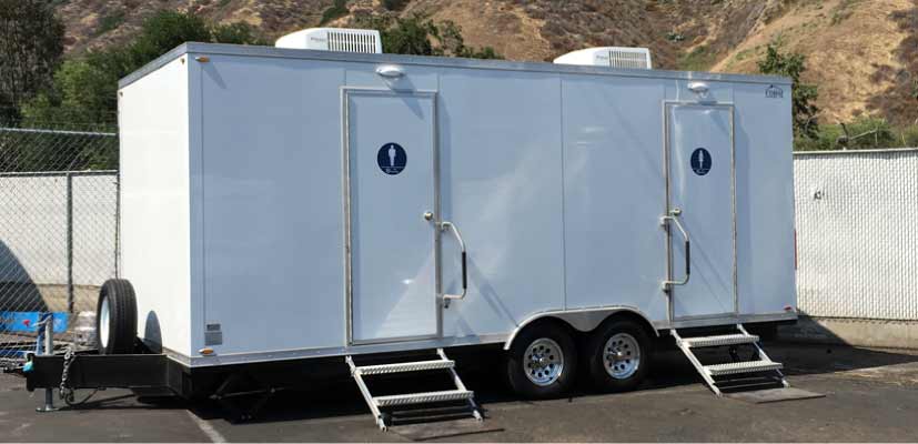 Major Event Trailers Fancy Deluxe Portable VIP Toilet Trailer 1