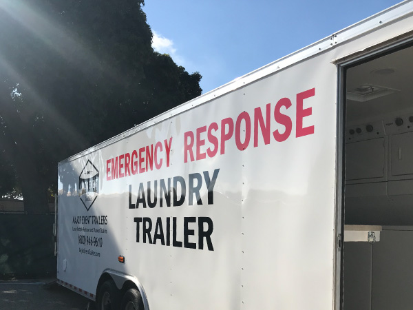 Laundry Trailer 8 Sets of Washers and Dryers with Sink 600x450 Front