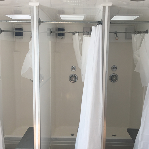 12 Station Mobile Shower Trailer Shower Stalls New Curtain Sets