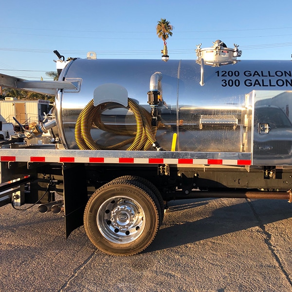 1200 Gallon Fresh and 300 Gallon Waste Water Service Pump Truck