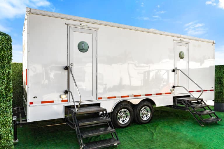 fancy-porta-potty-rentals-major-event-trailers-3