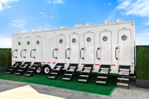 8 station shower trailer for rent 8 stall exterior view 1